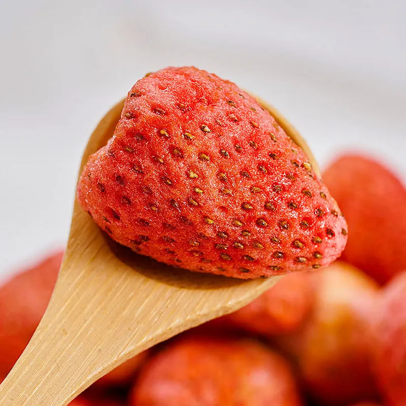 Freeze-Dried Fresh Strawberry Premium Dried Fruit for Snacks and Recipes