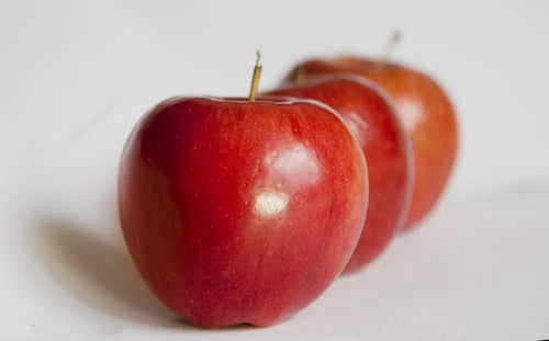 China Fresh Red Delicious Fruit  Huaniu apple
